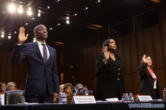 好意思联储副主席Philip Jefferson、理事Lisa Cook和理事Adriana Kugler